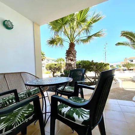 Torres Del Castillo, 108cactus Apartment