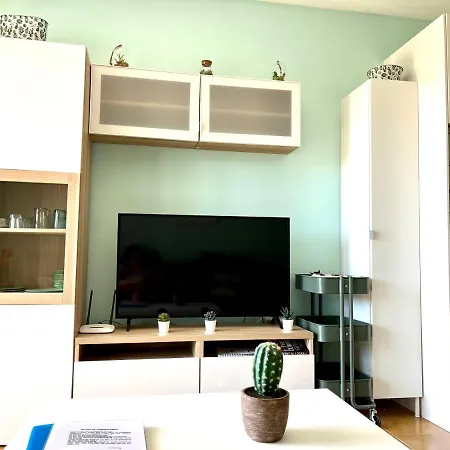 Torres Del Castillo, 108cactus Apartment
